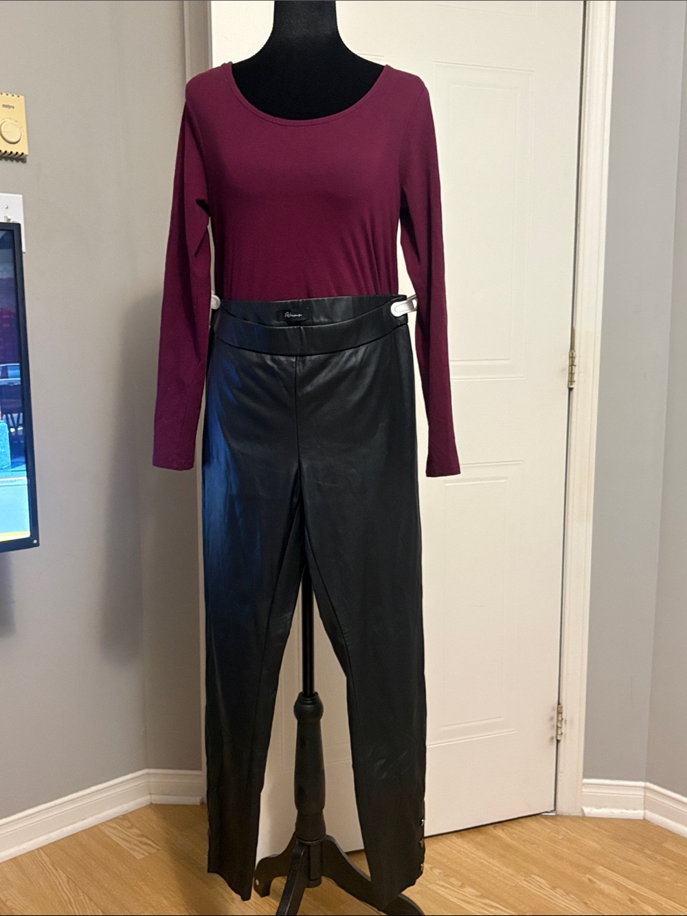 Reitmans Black Faux Leather Skinny Pants – Size 14